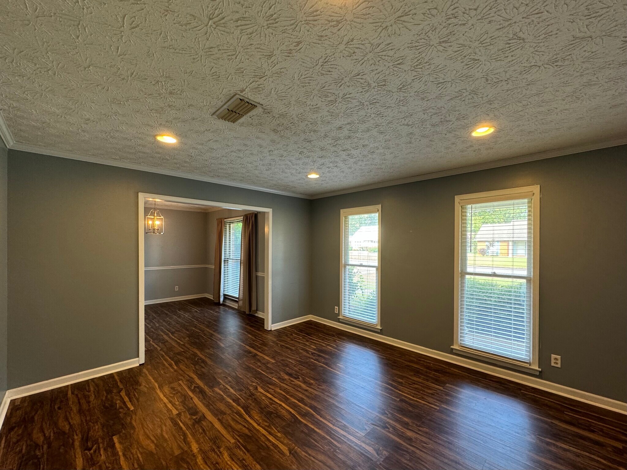 Building Photo - 107 Ledyard Dr