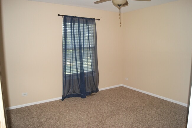 Building Photo - 480 Pine Lake Cir