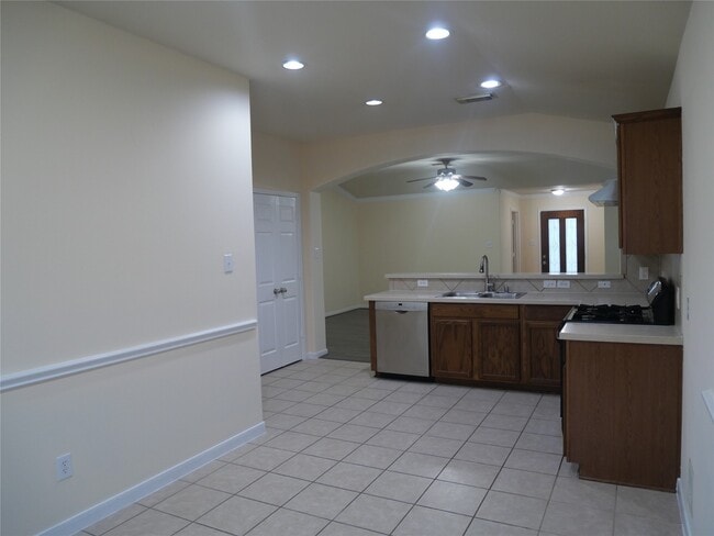 Building Photo - 2726 Heatherwind Ln