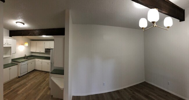 Building Photo - Large 3-Bedroom with Vaulted Ceilings