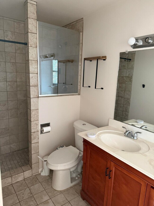 Building Photo - 11210 Sageoak Dr