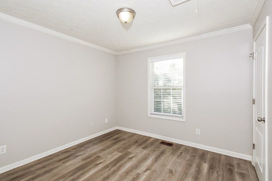 Building Photo - 2682 Owens Dr