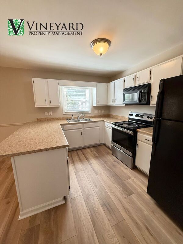 Building Photo - 6055 Sand Wedge Cir