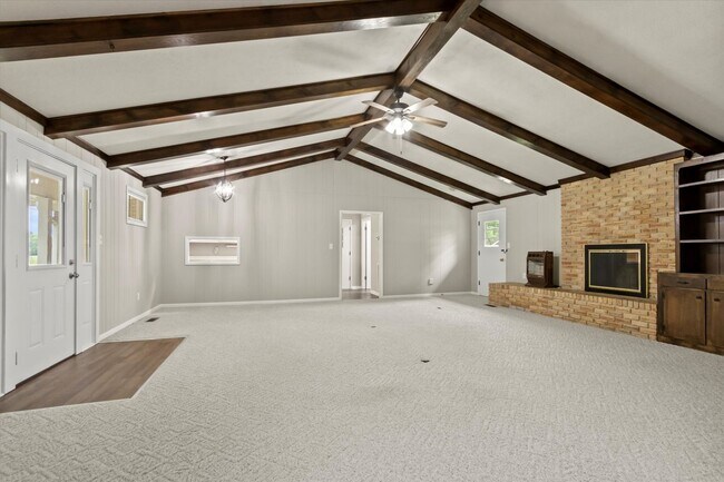 Building Photo - Charming Full Brick Home in Peaceful Count...