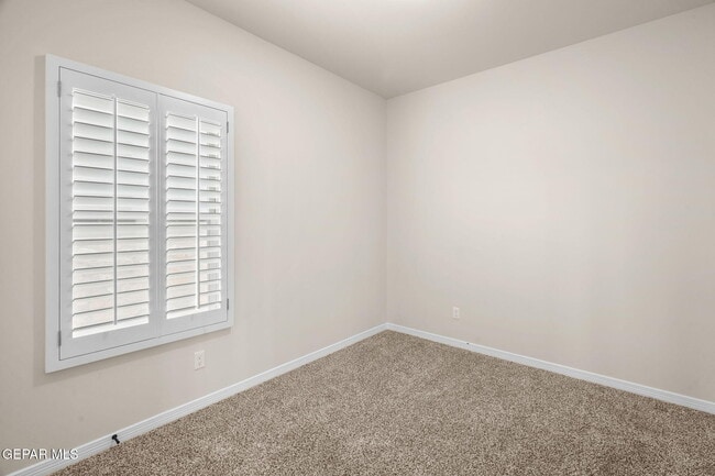 Building Photo - 14735 Pebble Hills Blvd