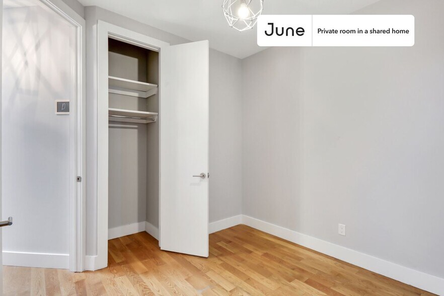 Building Photo - Room in Shared 5 bed/2.5 bath home