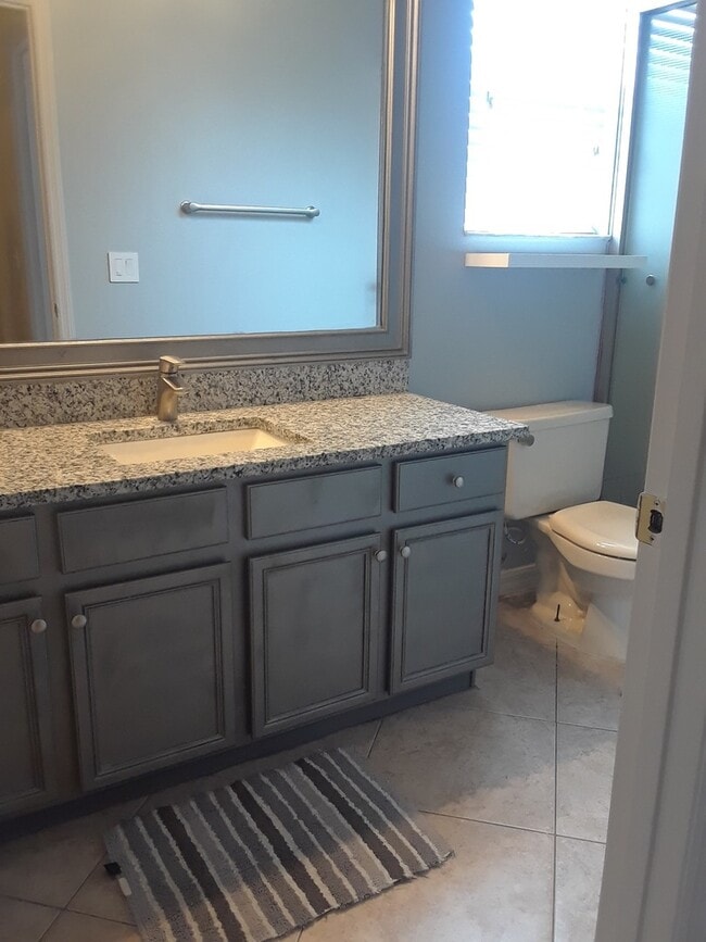 Building Photo - Spacious 4-Bedroom Home in Poinciana!