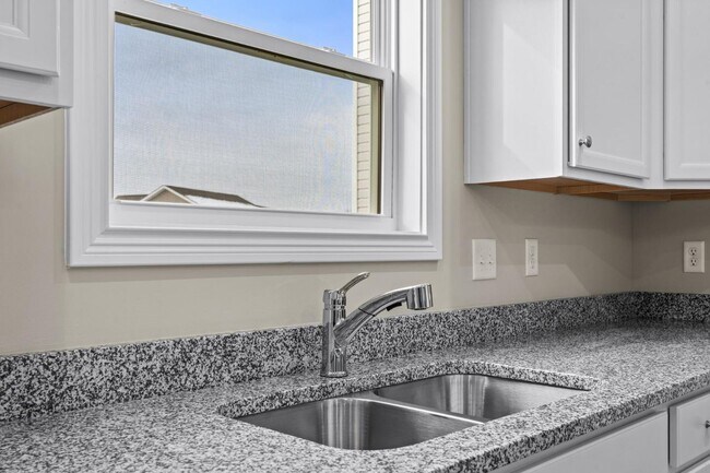 Building Photo - 116 Lambert Fld