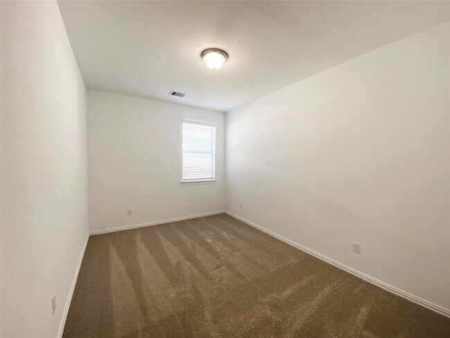 Building Photo - 31302 Whitfield Ct