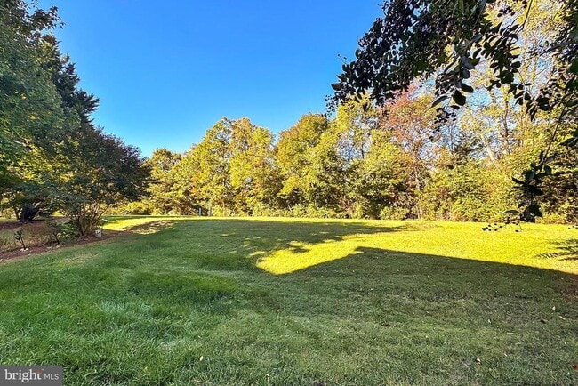 Building Photo - 47497 Saulty Dr