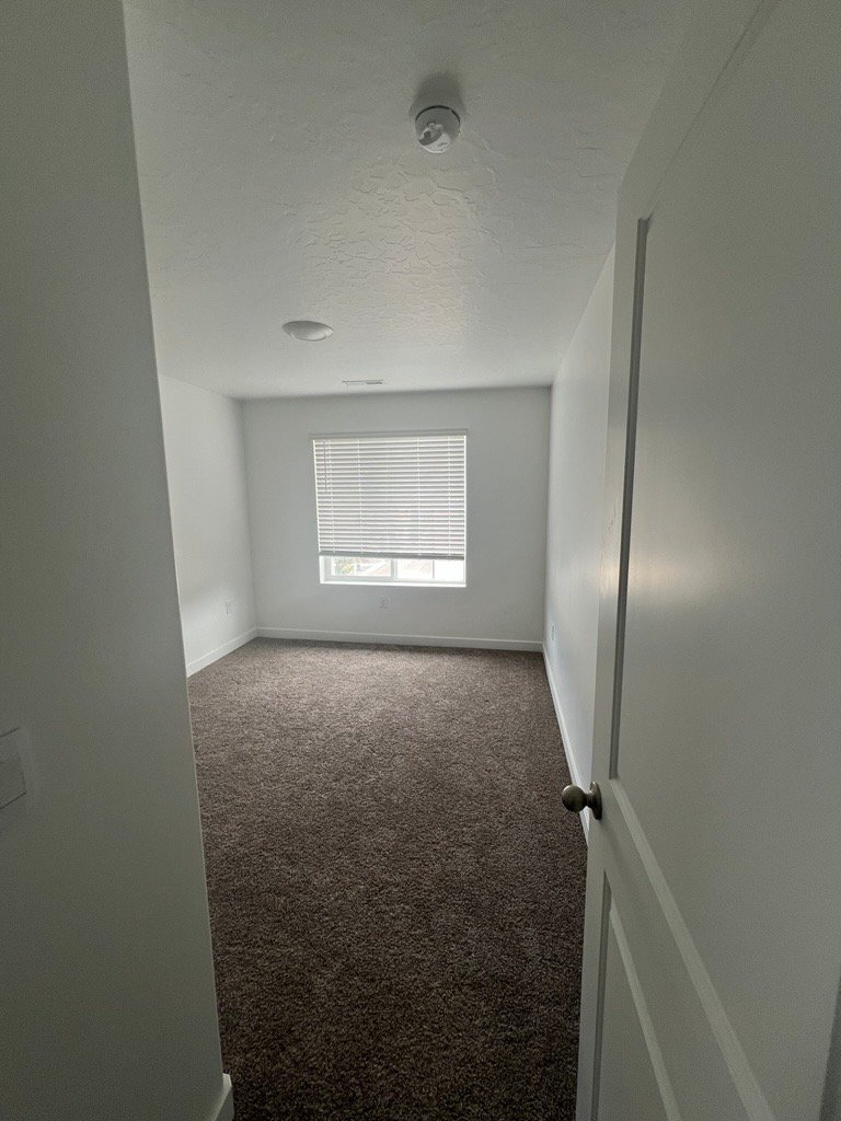 Building Photo - 1147 W 340 S