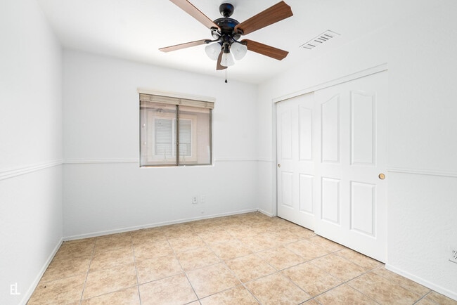 Building Photo - 12937 W Bloomfield Rd