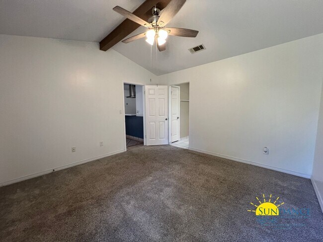 Building Photo - Gorgeous 3 Bedroom Home in Crestview!