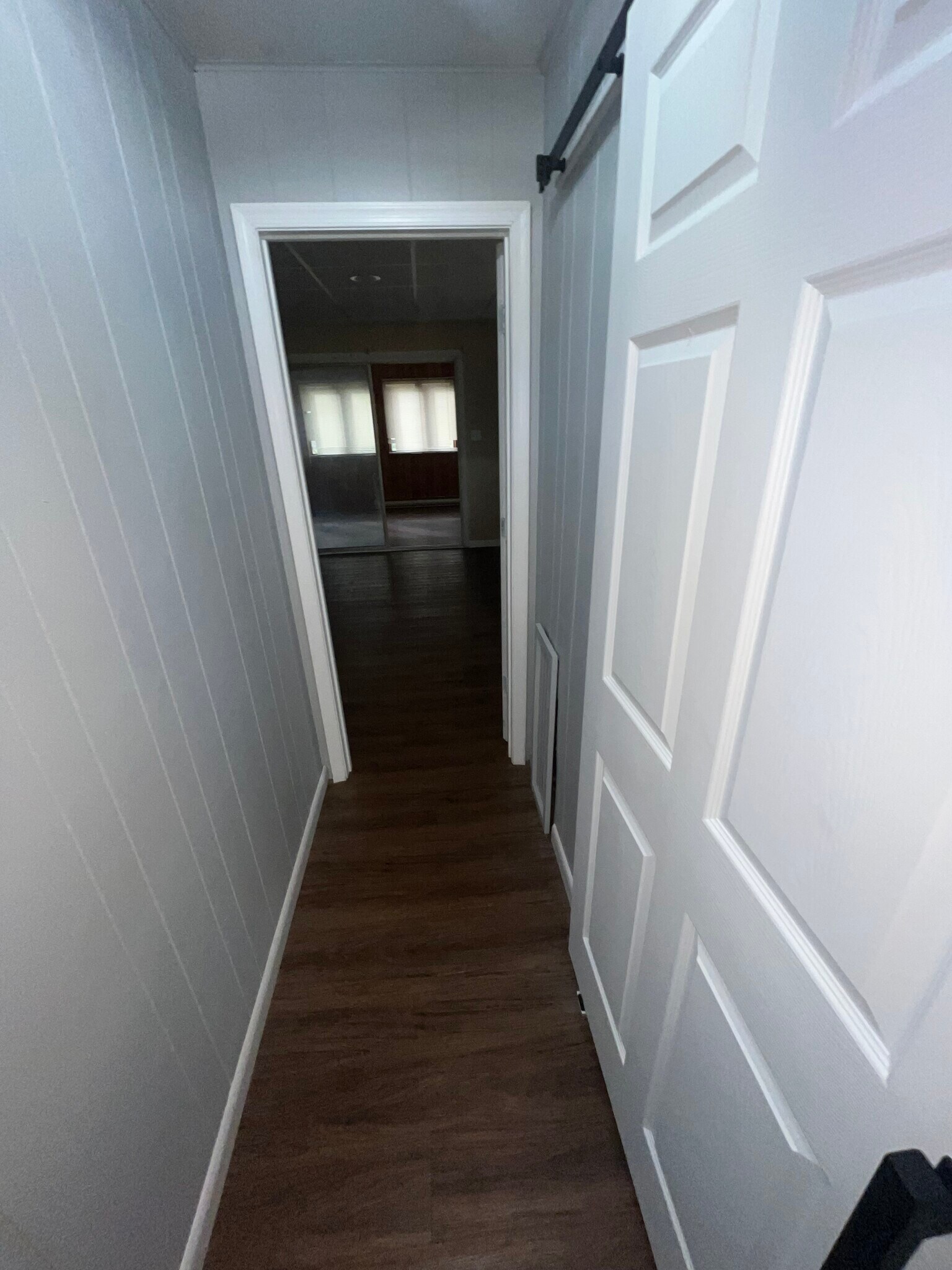 Entrance to main bedroom - 1010 Eisenhower Way