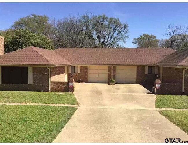 Primary Photo - 2877 William Spear Dr