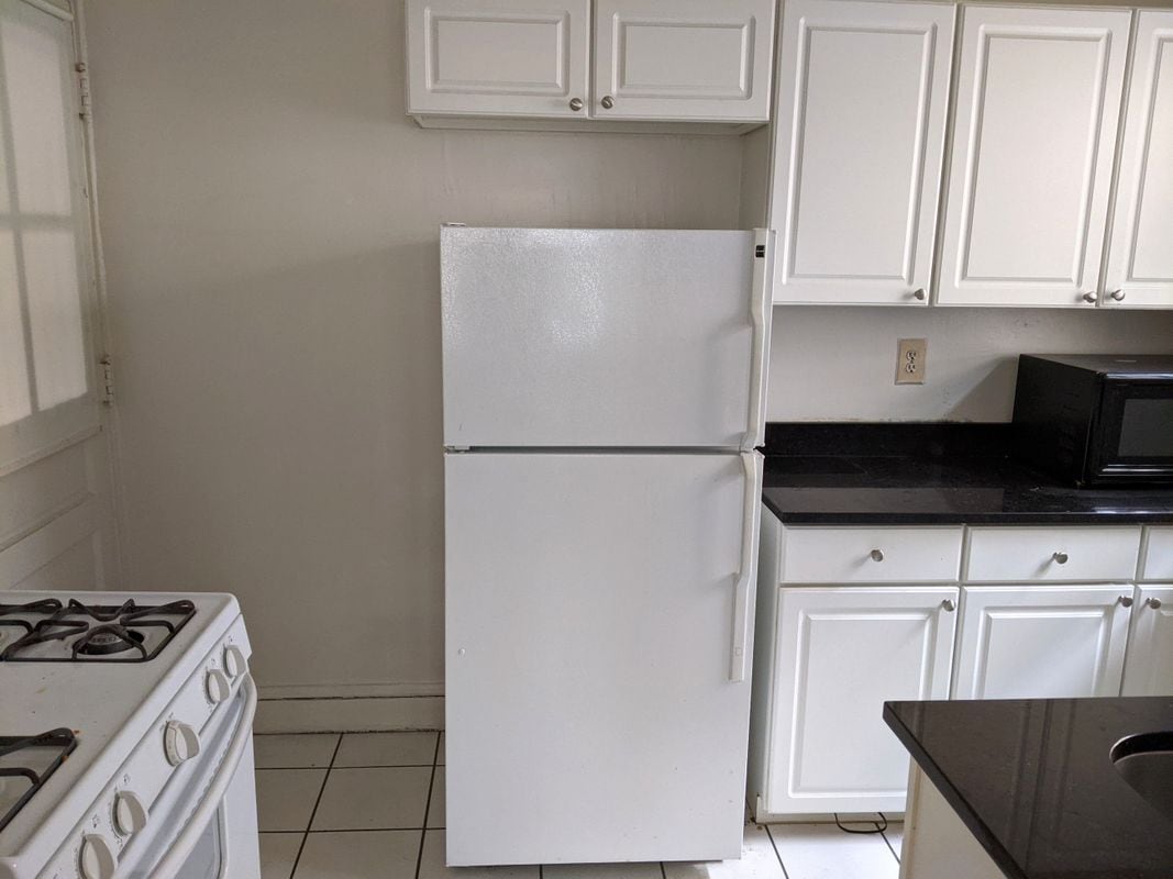 Building Photo - 1452 Oak Ave