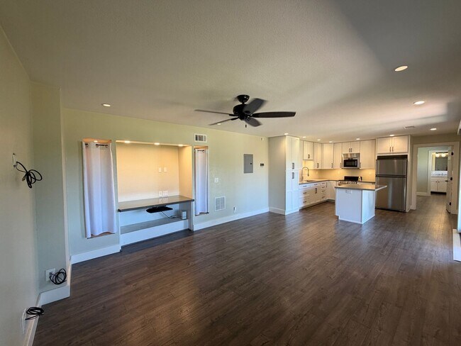 Building Photo - Nicely remodeled 1 bedroom Suite, All utilities paid + WiFi