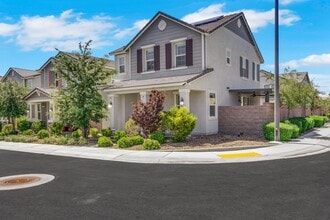 Building Photo - Gorgeous 3 bedroom Inspirada home