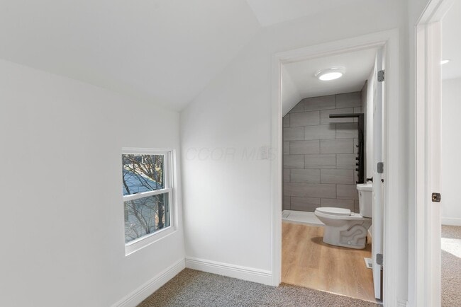 Building Photo - 89 Maple St