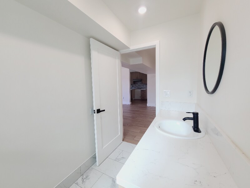 Building Photo - 9949 Pinewood Ave