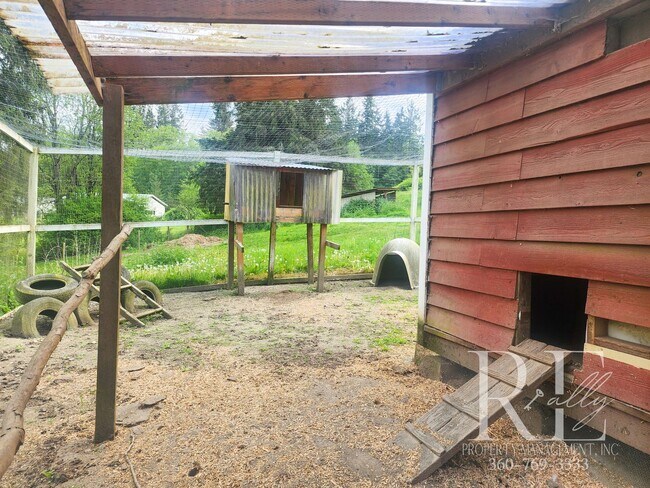 Building Photo - Forest-Edged Retreat with Pasture Access –...
