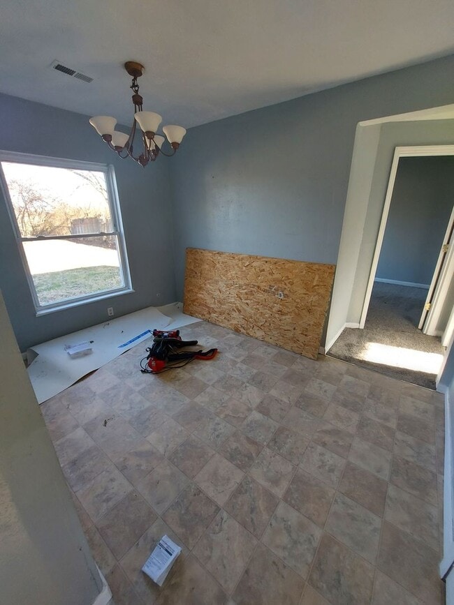 Building Photo - Spacious 3BD