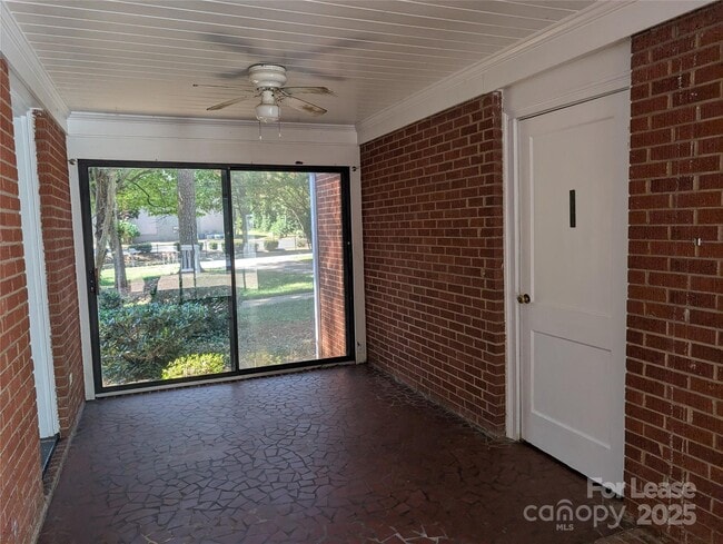 Building Photo - 1418 Briar Creek Rd