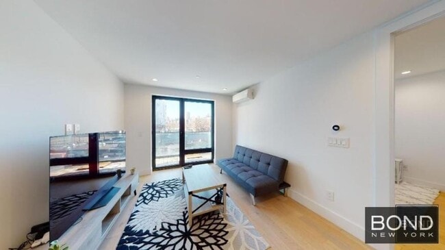 Building Photo - 1 bedroom in Long Island City NY 11102
