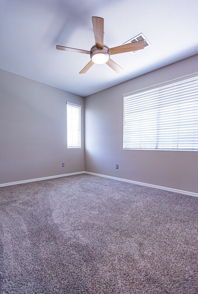 Building Photo - Townhome near Downtown Summerlin