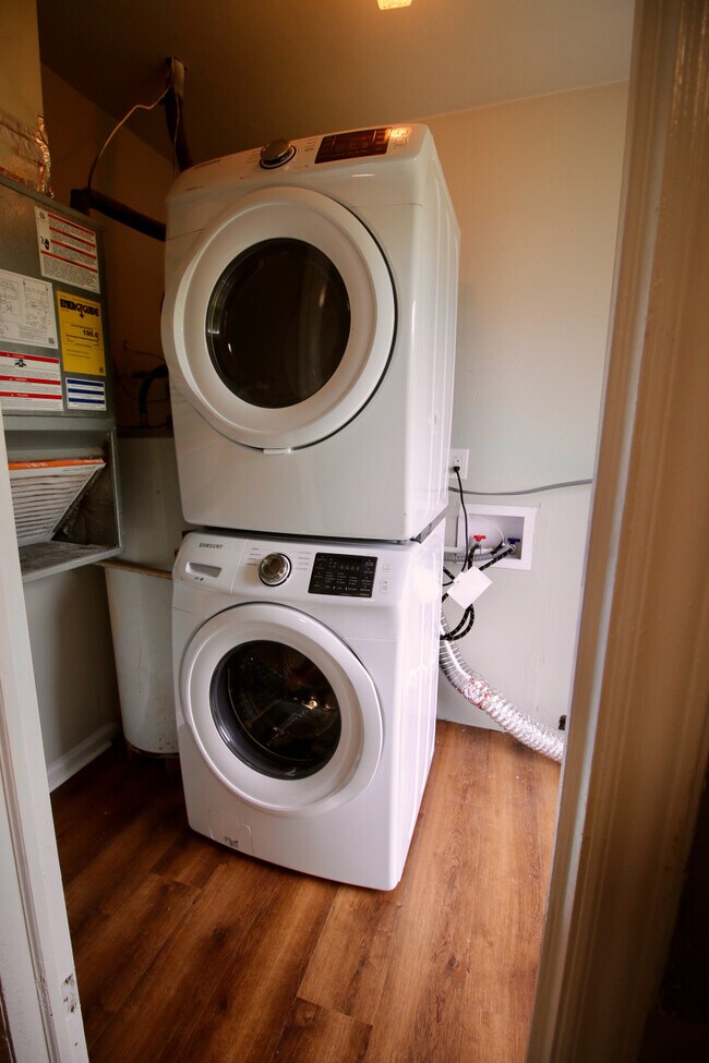 Building Photo - 119 Bob Lane