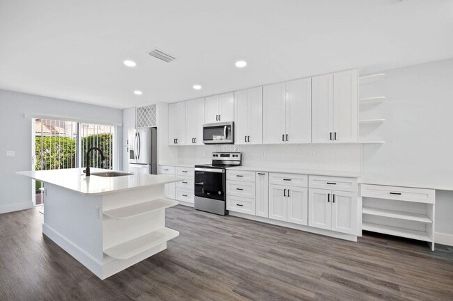 Building Photo - Blue Fin Drive, West Palm Beach, FL 33411 ...