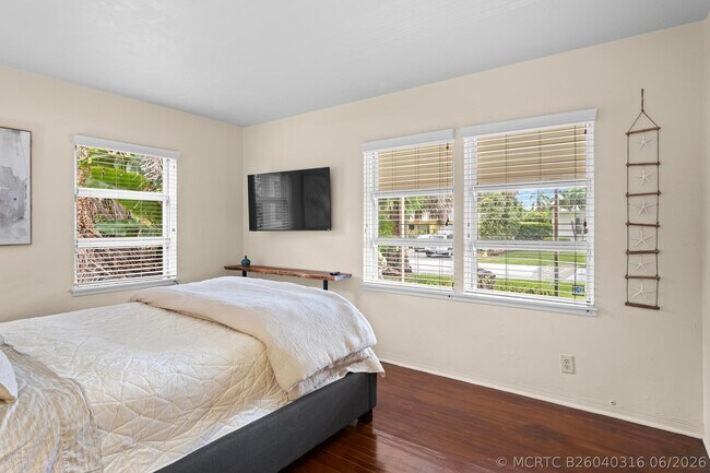 Building Photo - 15 N Swinton Cir