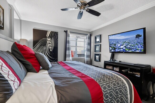 Building Photo - 48 Burgundy Ave