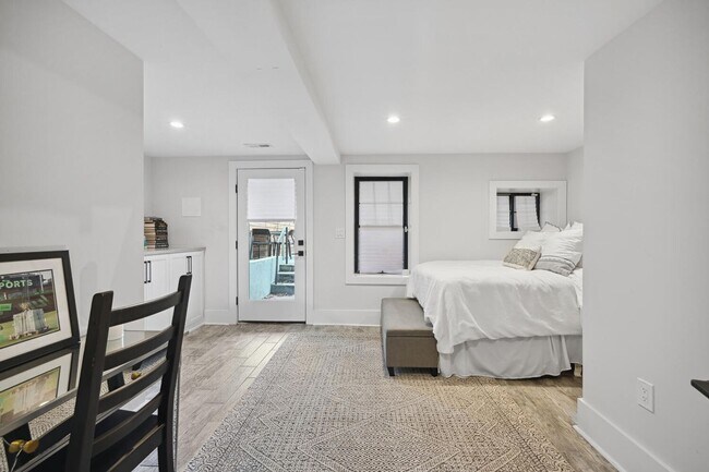 Building Photo - FURNISHED style in NoMA with Garage Parking