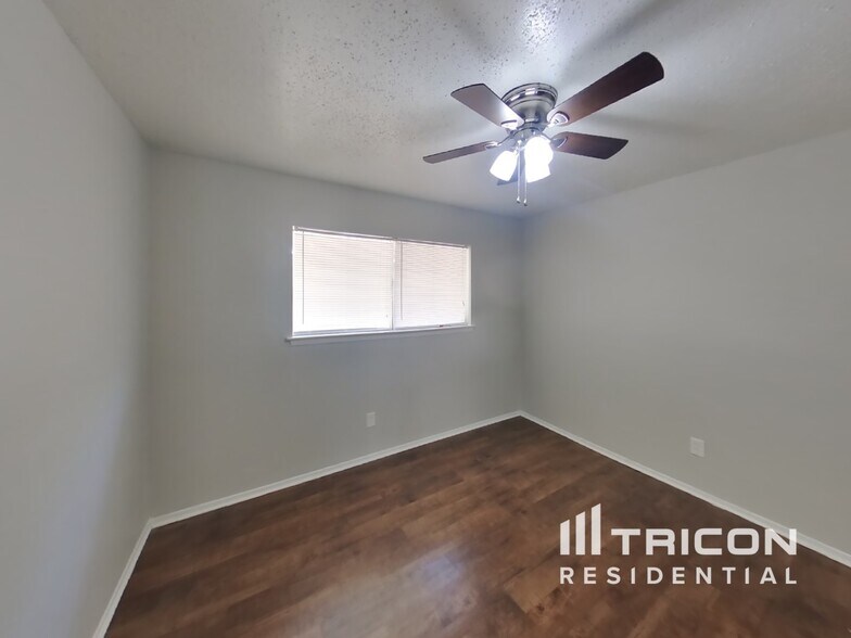 Building Photo - 717 Marlow Pl