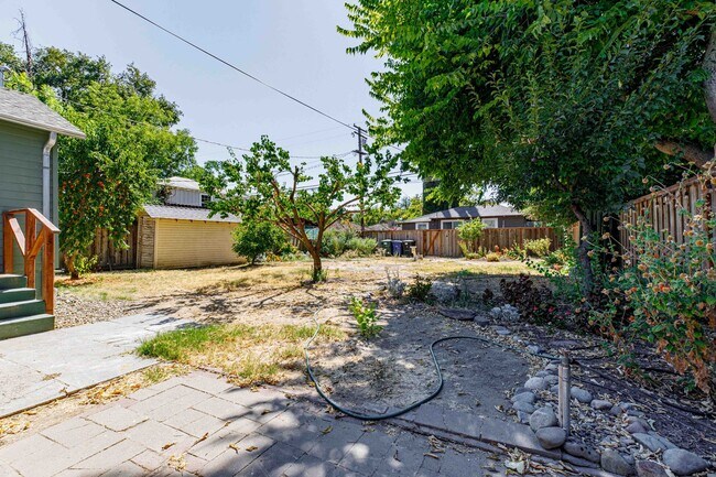 Building Photo - 229 Orange Ave