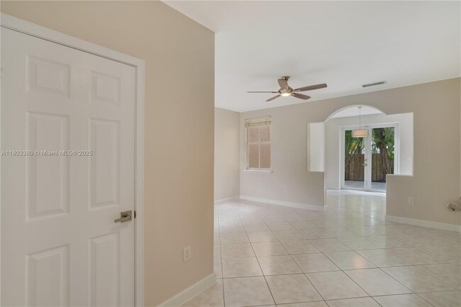 Building Photo - 4882 NW 108th Psge