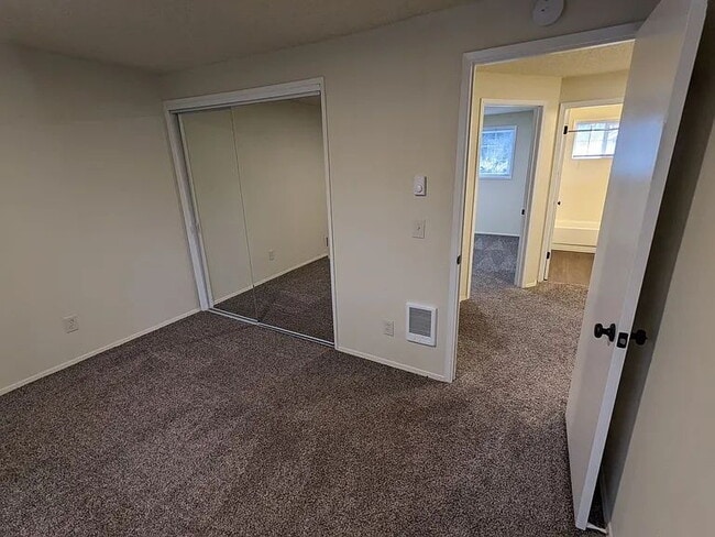 Building Photo - Available Now! Pet-Friendly 2 Bed/ 1.5 Bath with Patio & Parking