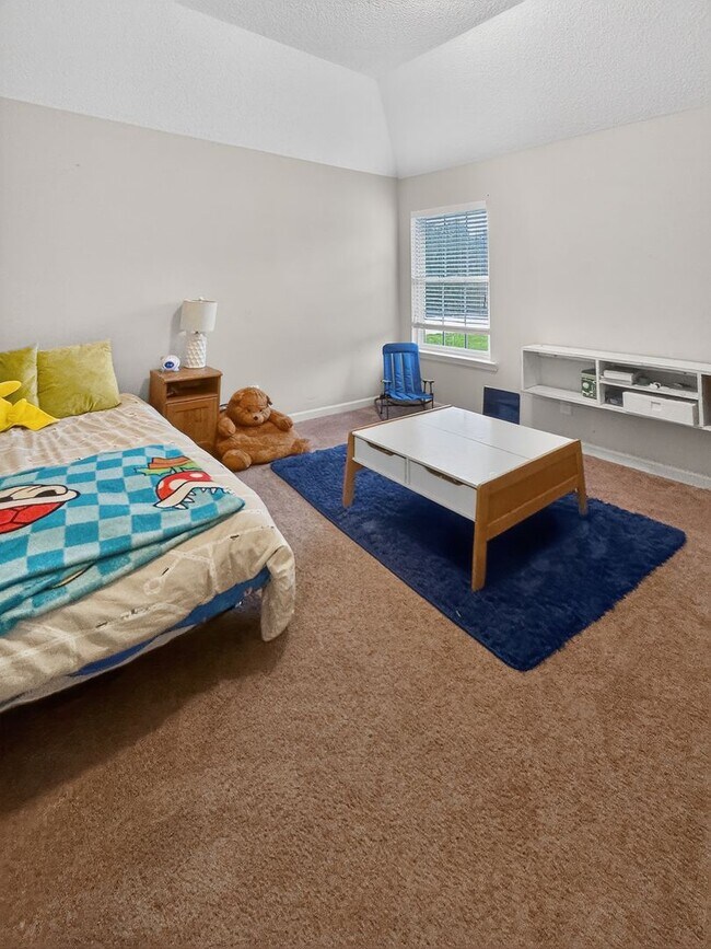 Building Photo - SPRING MOVE-IN SPECIAL: 50% OFF 1ST MONTH'S RENT!**