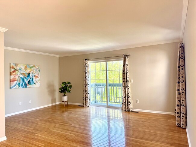 Building Photo - 3083 Promenade Cir