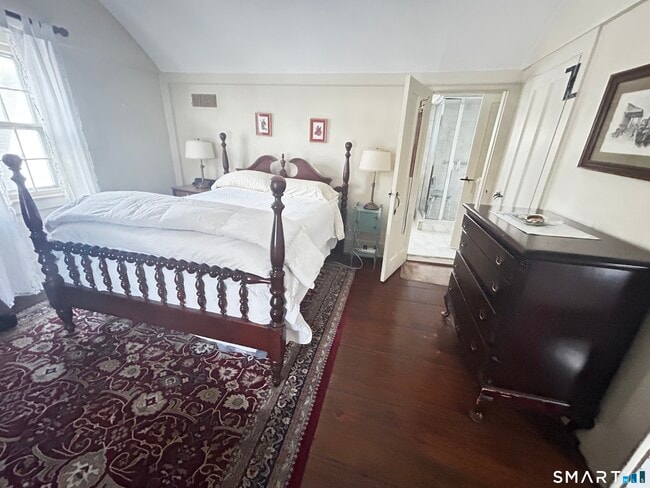 Building Photo - 157 Main St