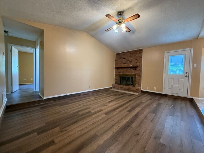 Building Photo - 2308 Ridglea Ct