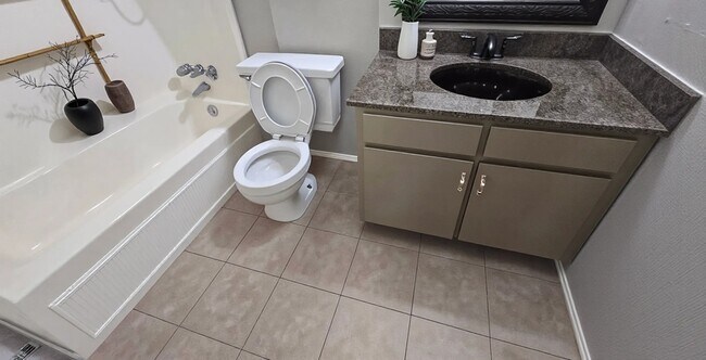 Building Photo - 6430 Bankside Dr