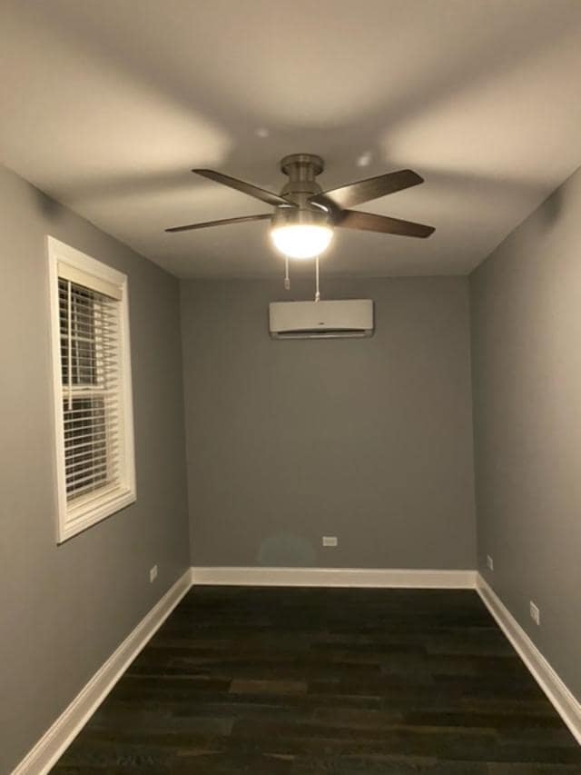 Building Photo - 3016 Grove Ln