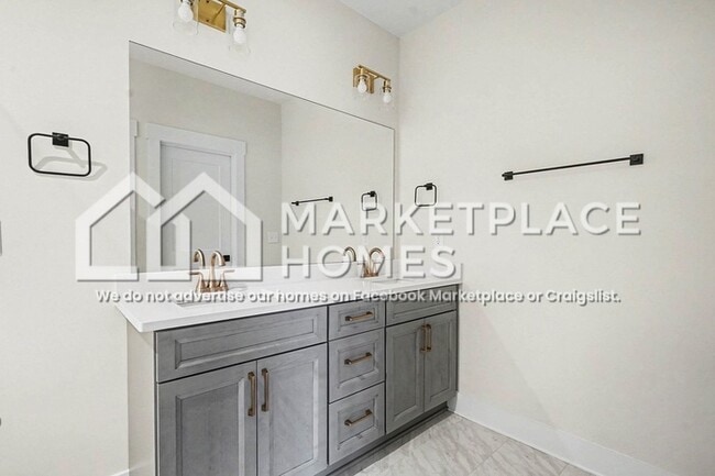 Building Photo - 976 Dozier Pl