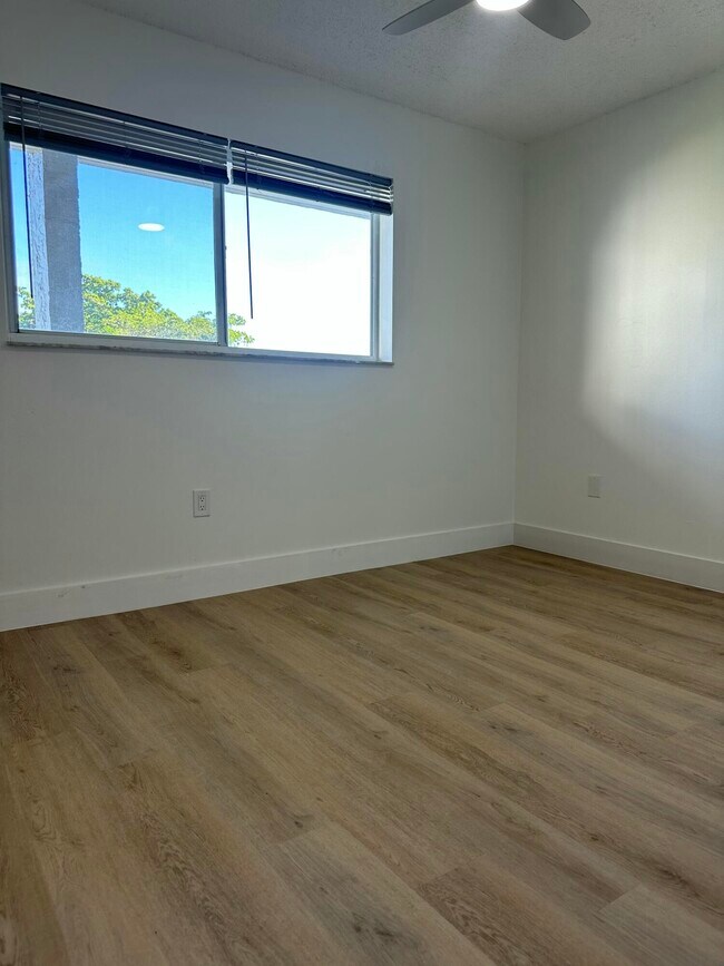 Building Photo - 8130 Sunrise Lakes Blvd