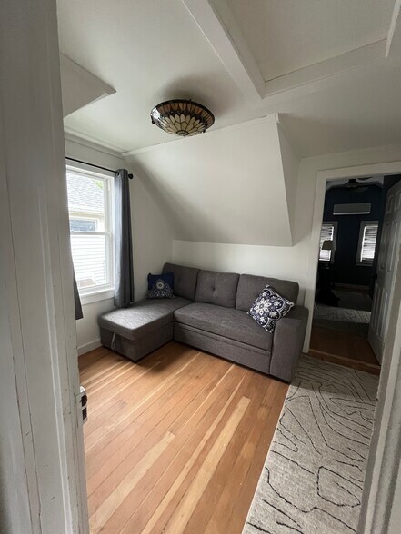 Guest room/office off of main bedroom - 17 S Pine St
