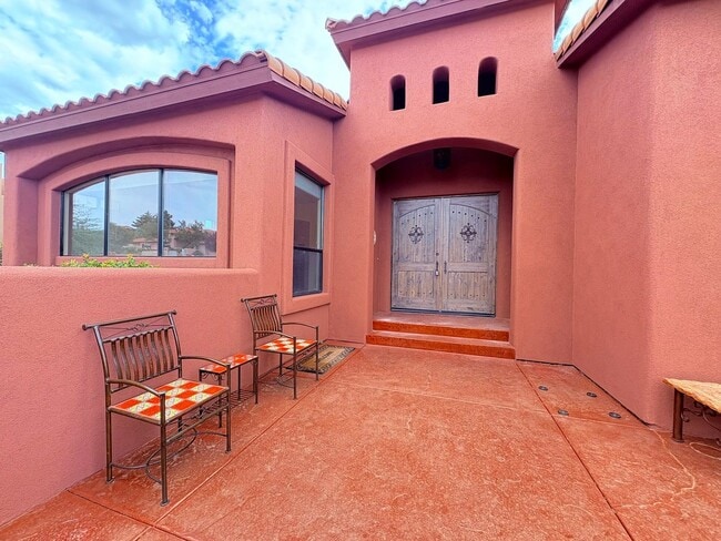 Building Photo - HOUSE - VILLAGE OF OAK CREEK  - THE RIDGE