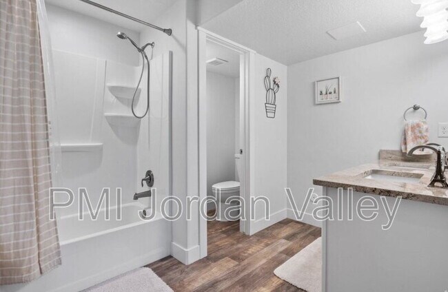 Building Photo - 4887 W White Pearl Ct
