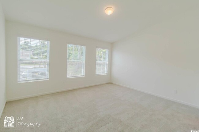 Building Photo - 204 Crescent Wy